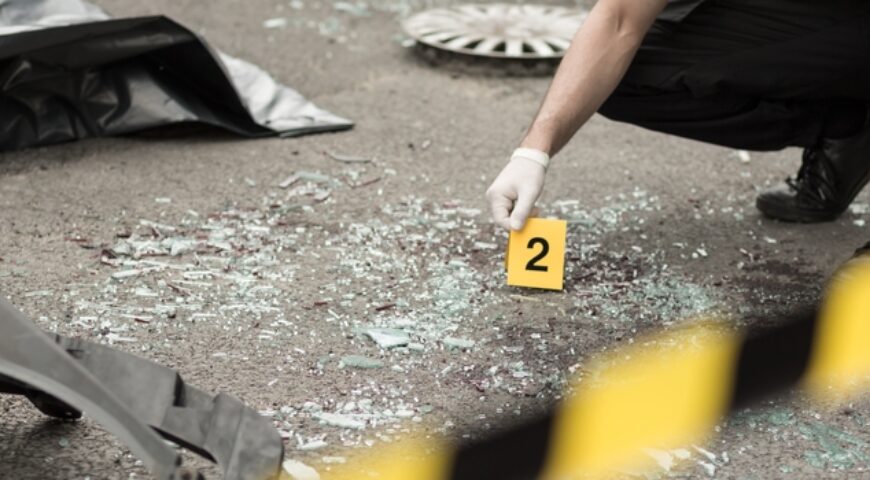 Should I help at a crime scene?