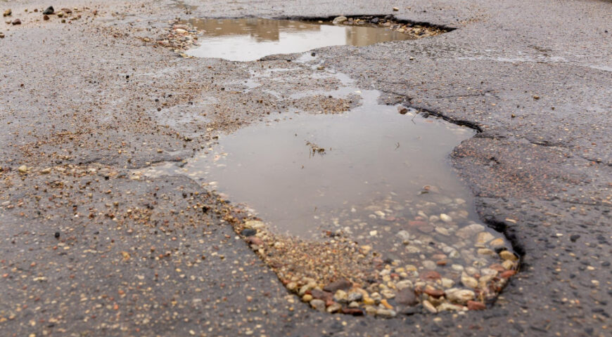 How to Avoid Pothole Damage And Road Fatalities