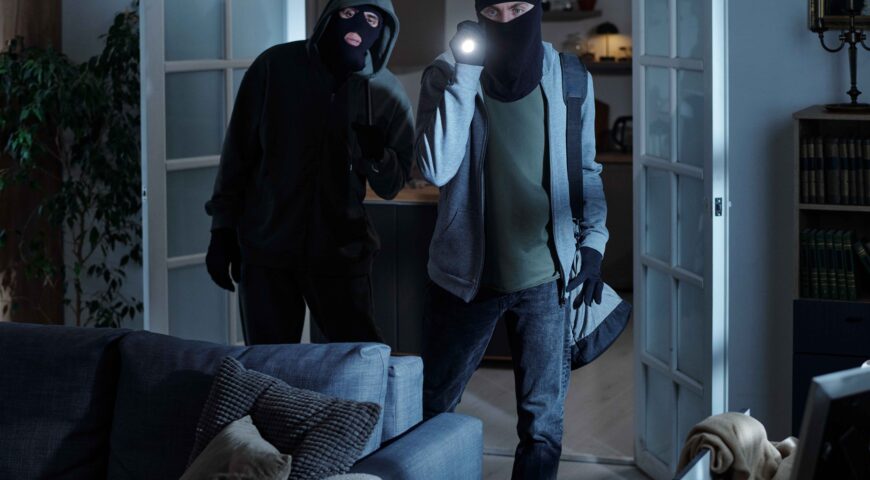 Home Invasions: How To Stay Safe Until Help Arrives